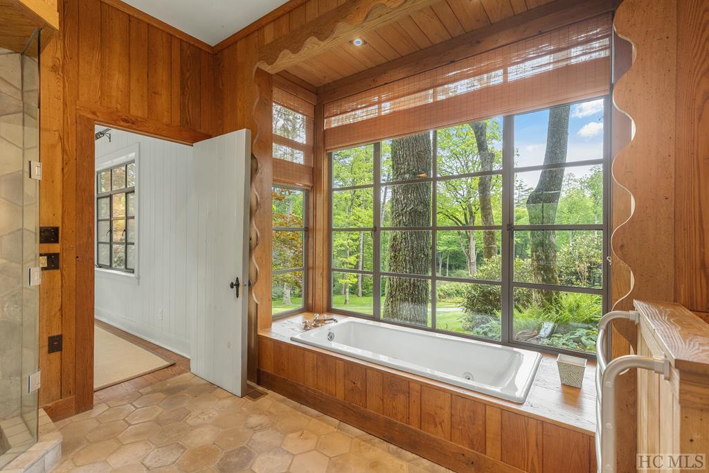 210 Moorewood Road