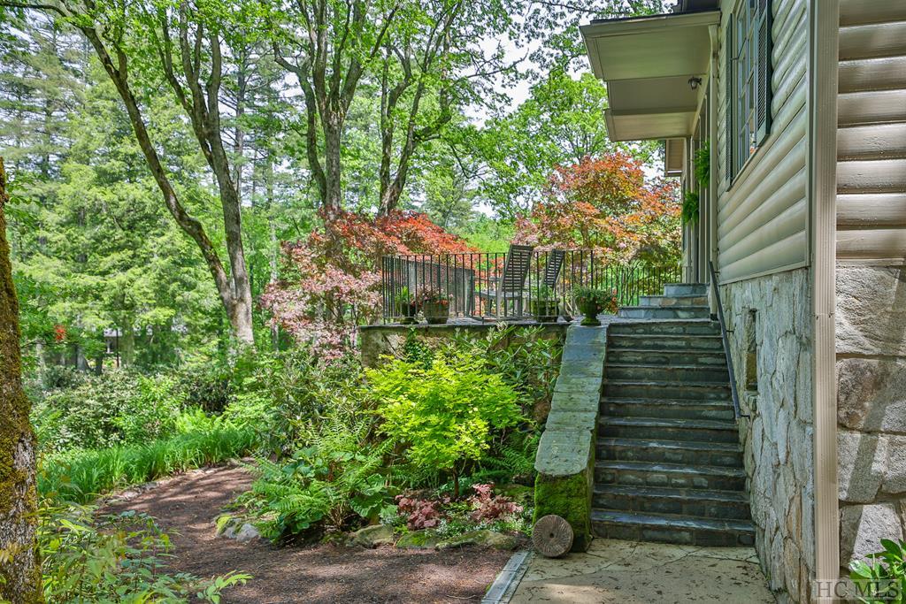 210 Moorewood Road