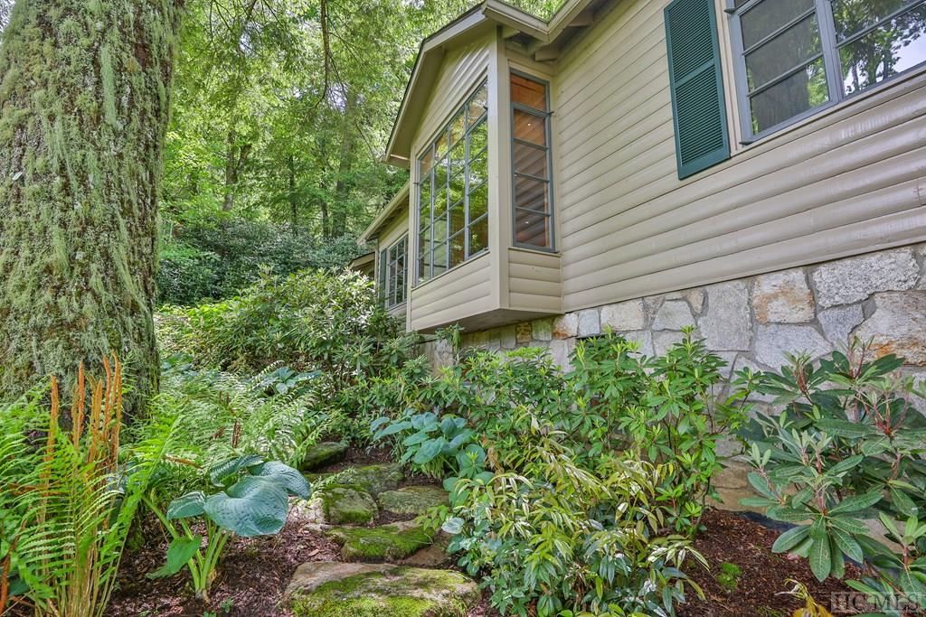 210 Moorewood Road
