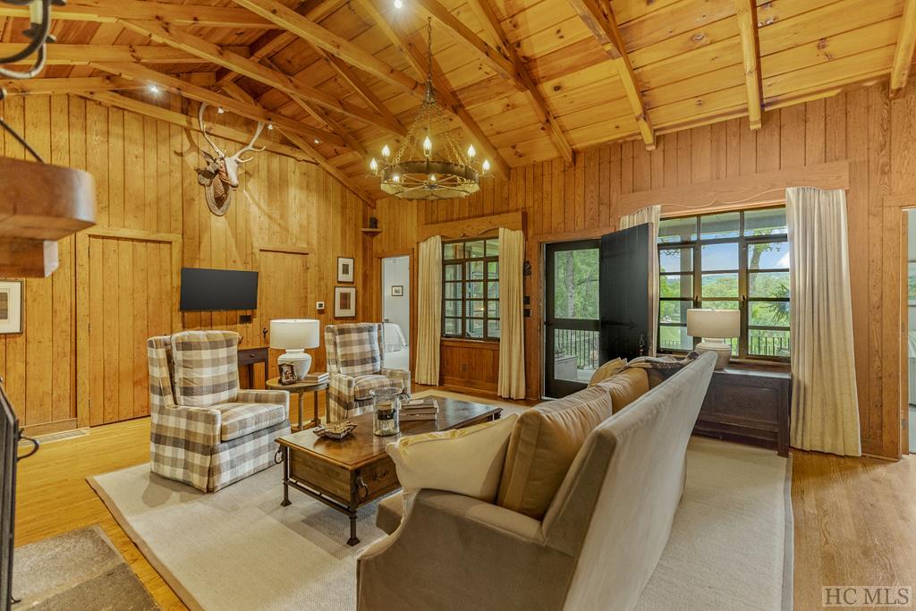 210 Moorewood Road
