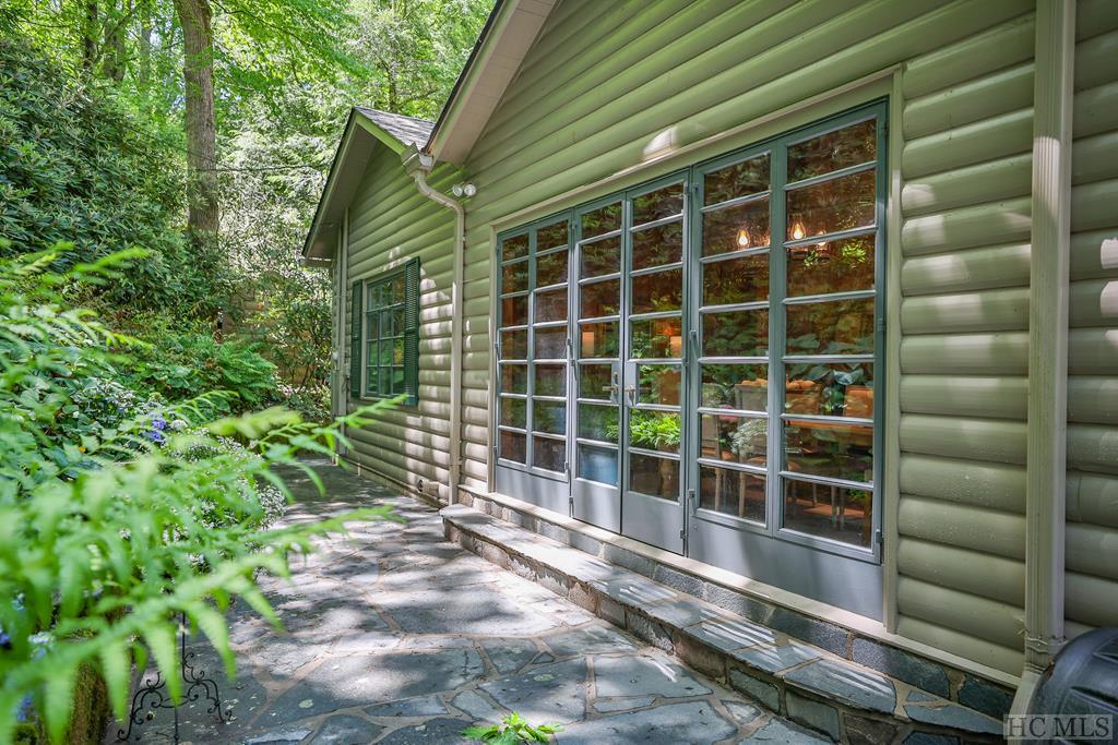 210 Moorewood Road