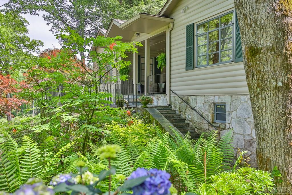 210 Moorewood Road