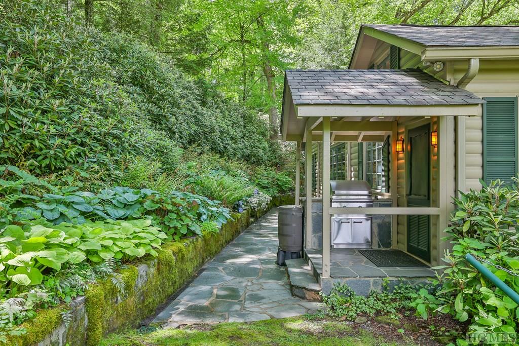 210 Moorewood Road