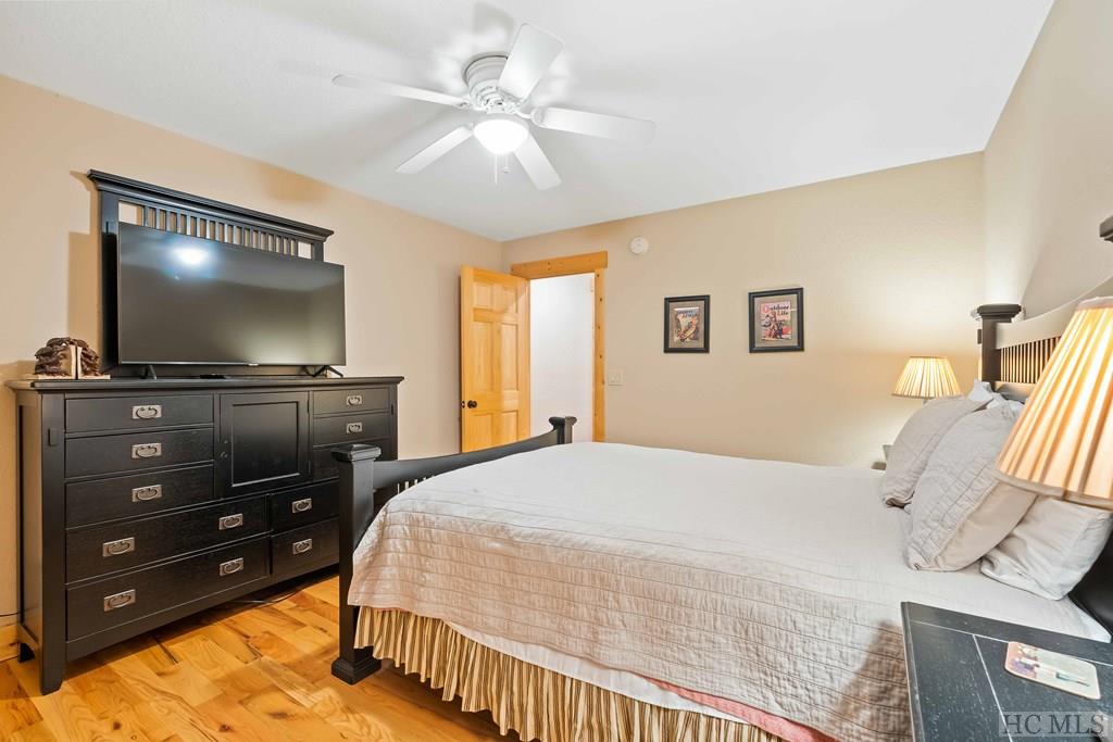 28 East Forest Way