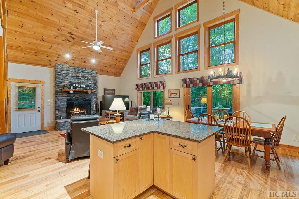 28 East Forest Way