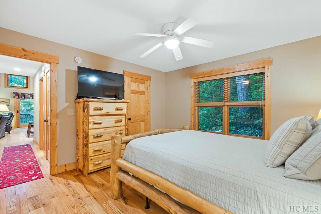28 East Forest Way