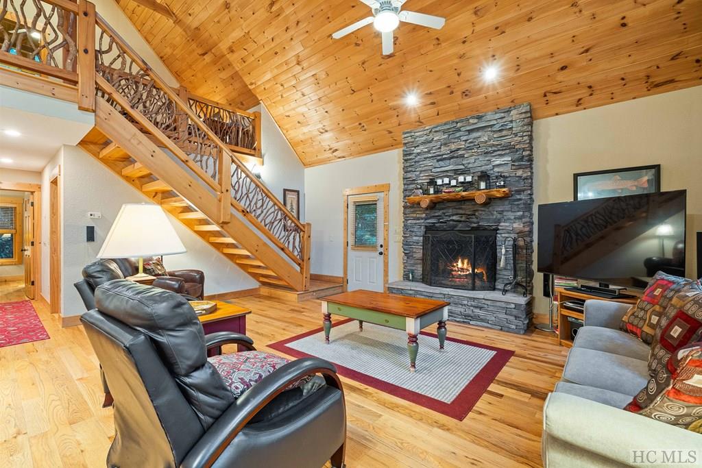 28 East Forest Way
