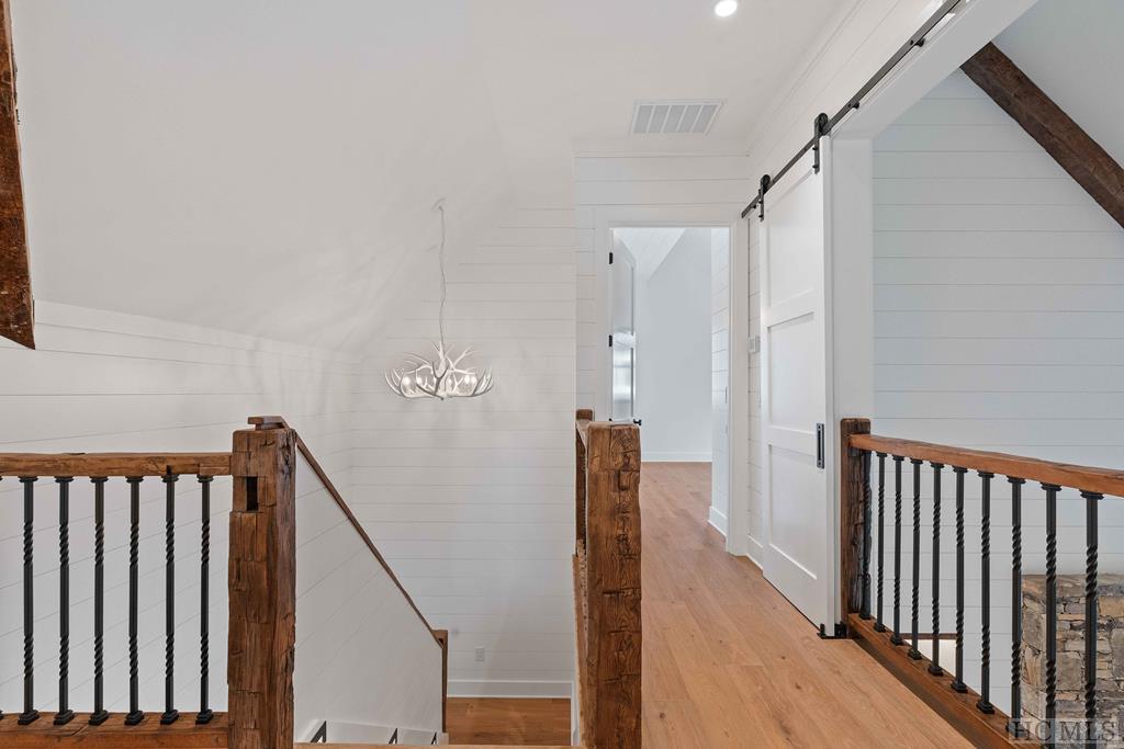 472 Laurel Street