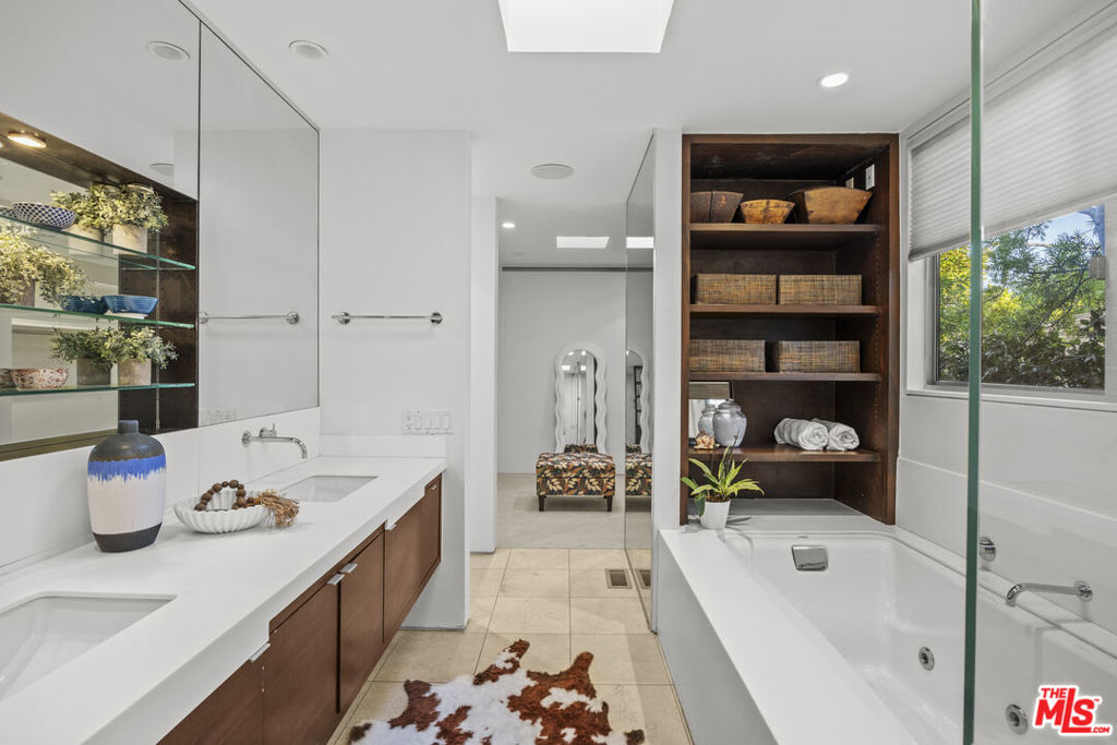 3851 Beverly Ridge Drive