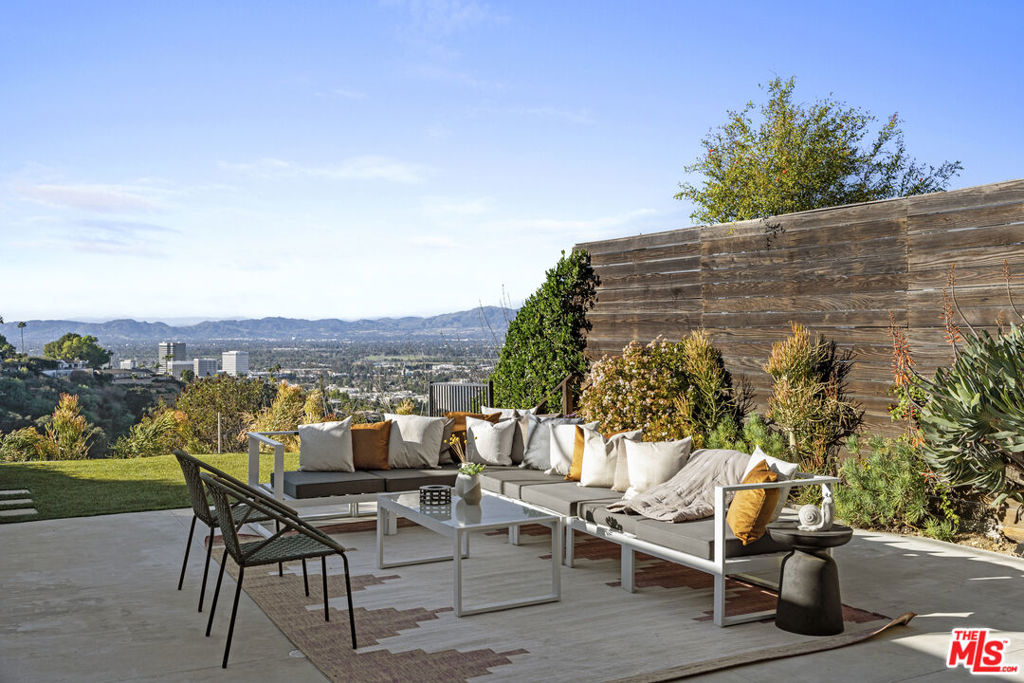 3851 Beverly Ridge Drive