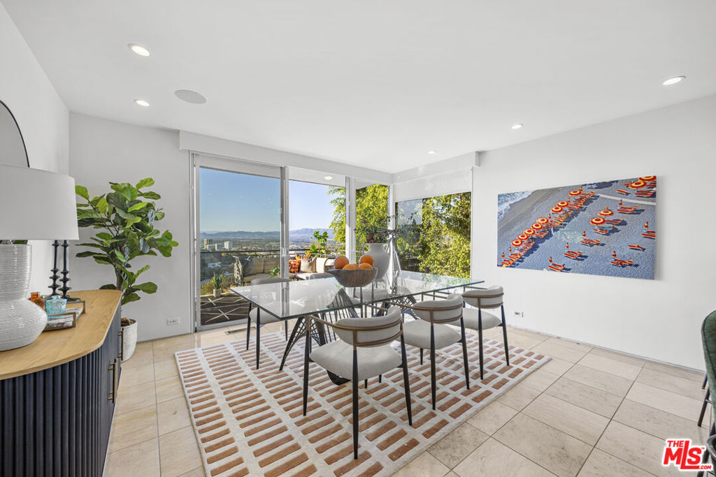 3851 Beverly Ridge Drive