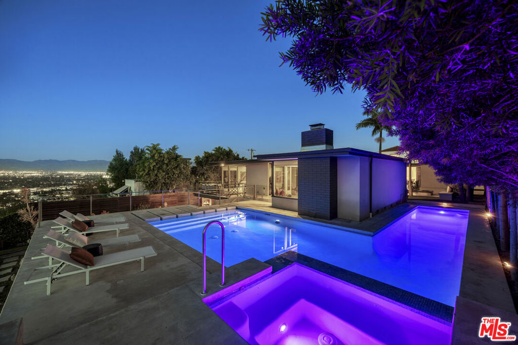 3851 Beverly Ridge Drive