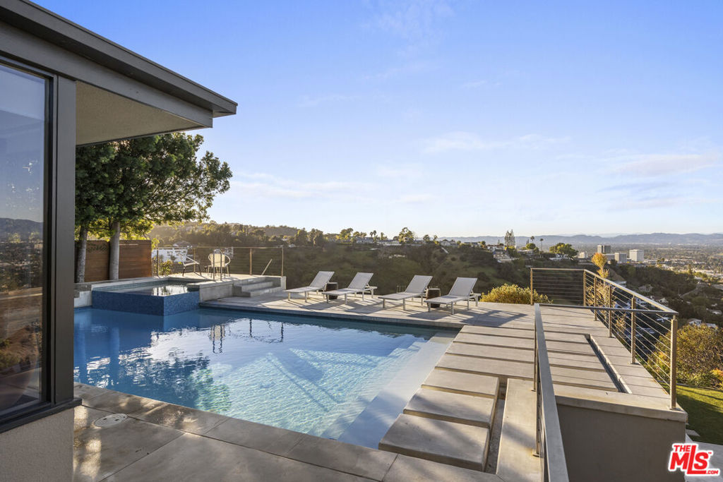 3851 Beverly Ridge Drive