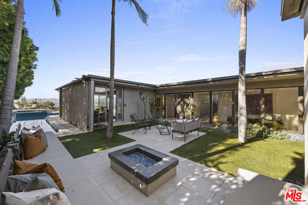 3851 Beverly Ridge Drive