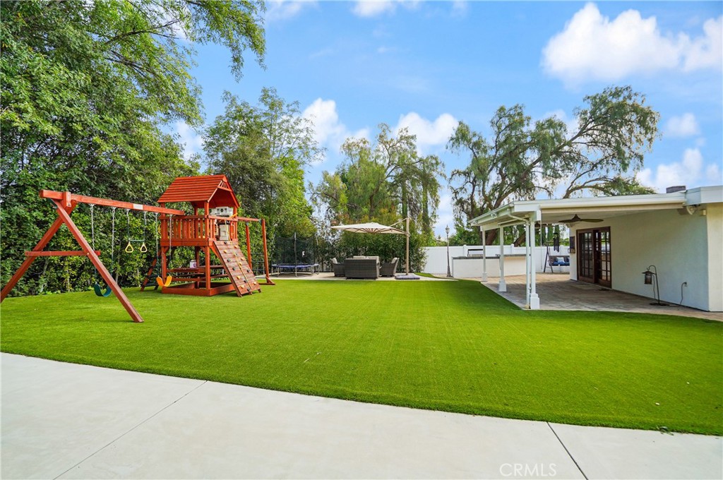 7044 Scarborough Peak Drive