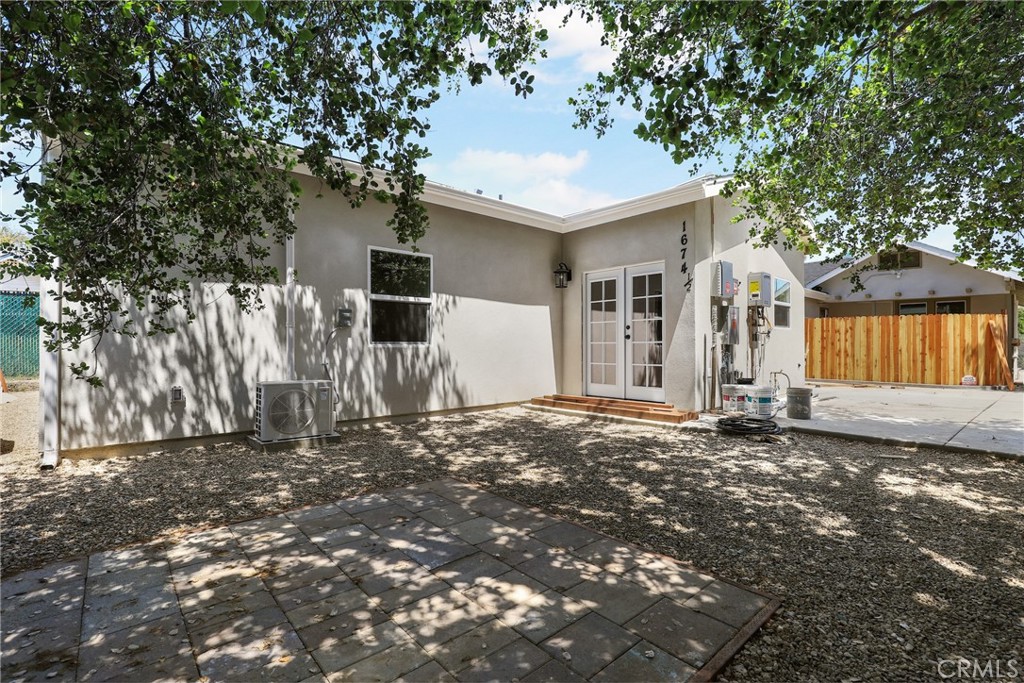 1674 1/2 N. Sierra Bonita