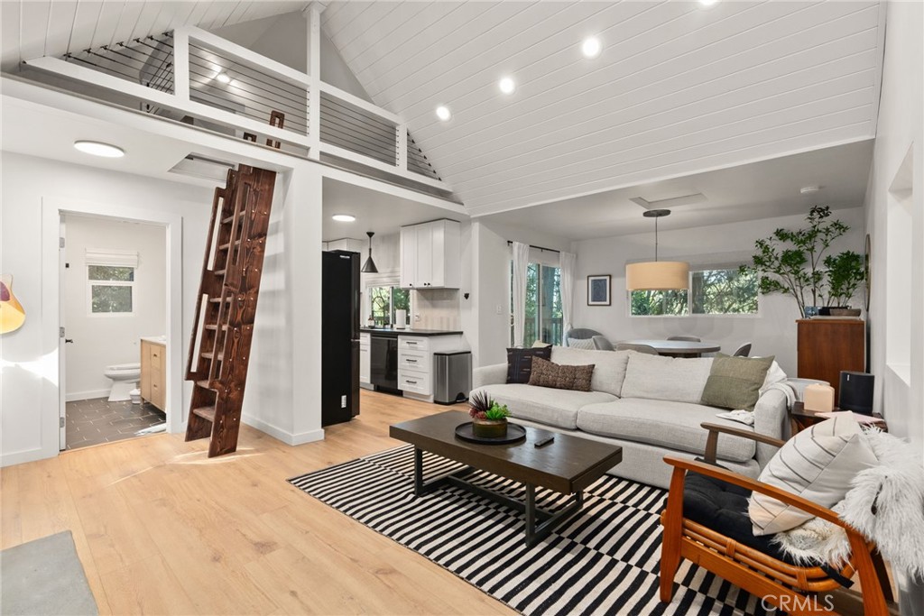 829 Sierra Vista Drive