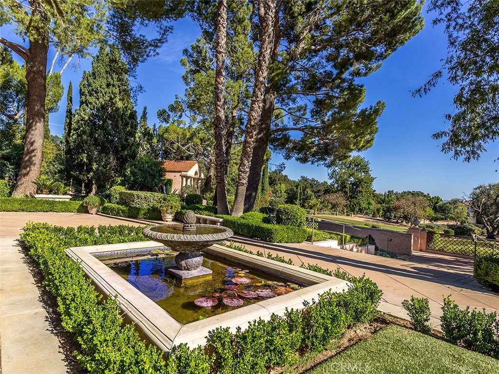 22637 La Quilla Drive