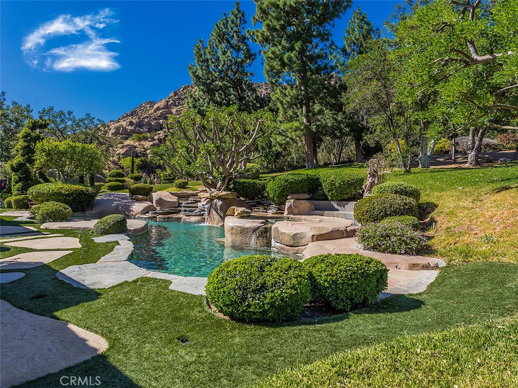 22637 La Quilla Drive