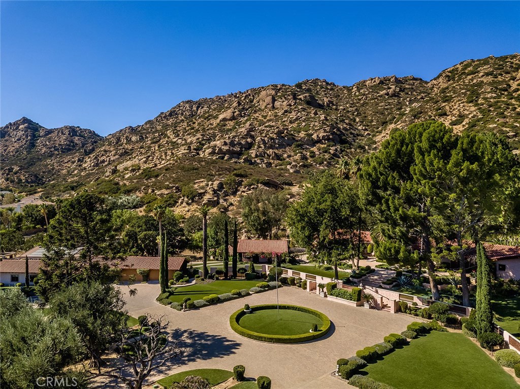 22637 La Quilla Drive