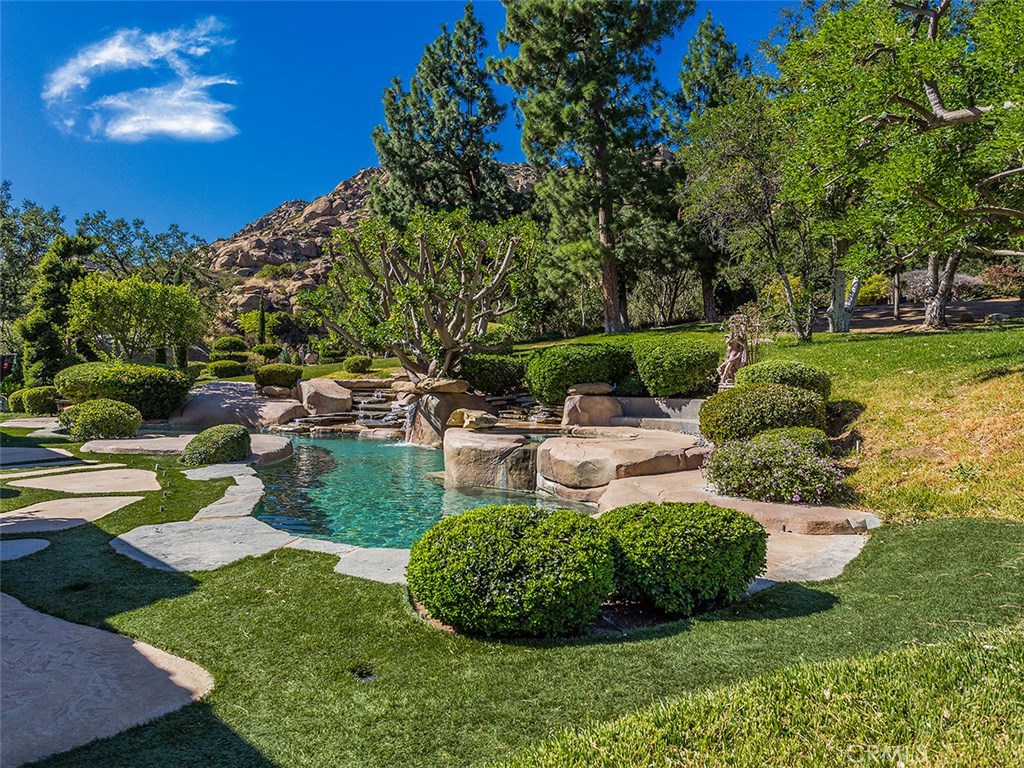 22637 La Quilla Drive