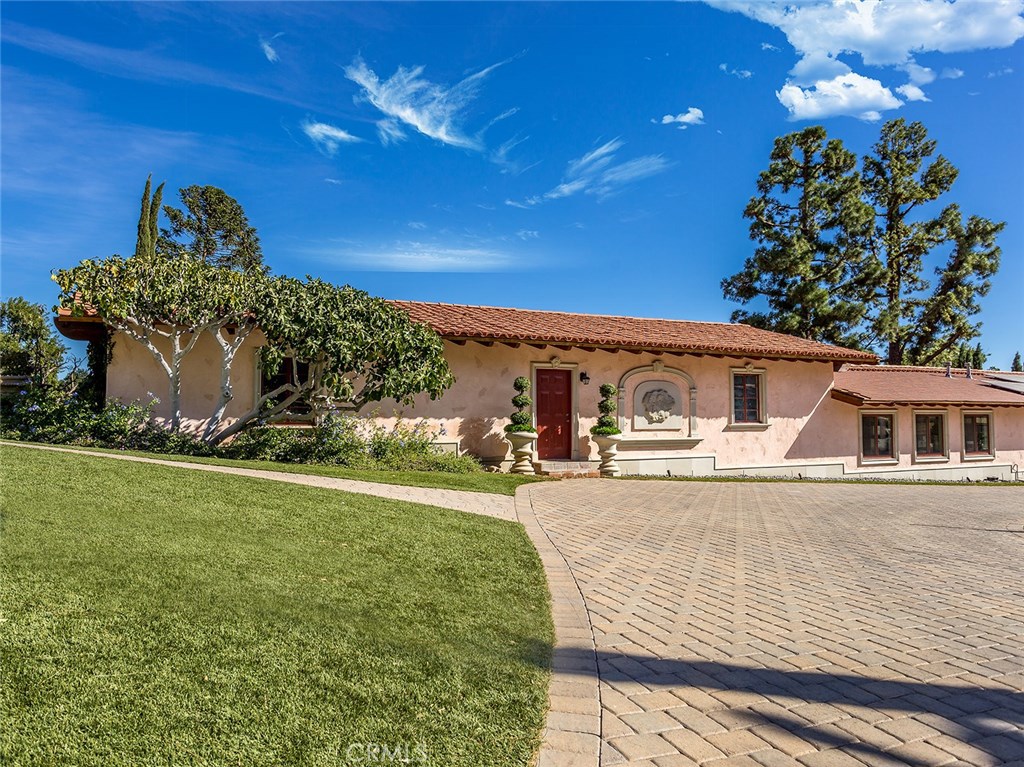 22637 La Quilla Drive