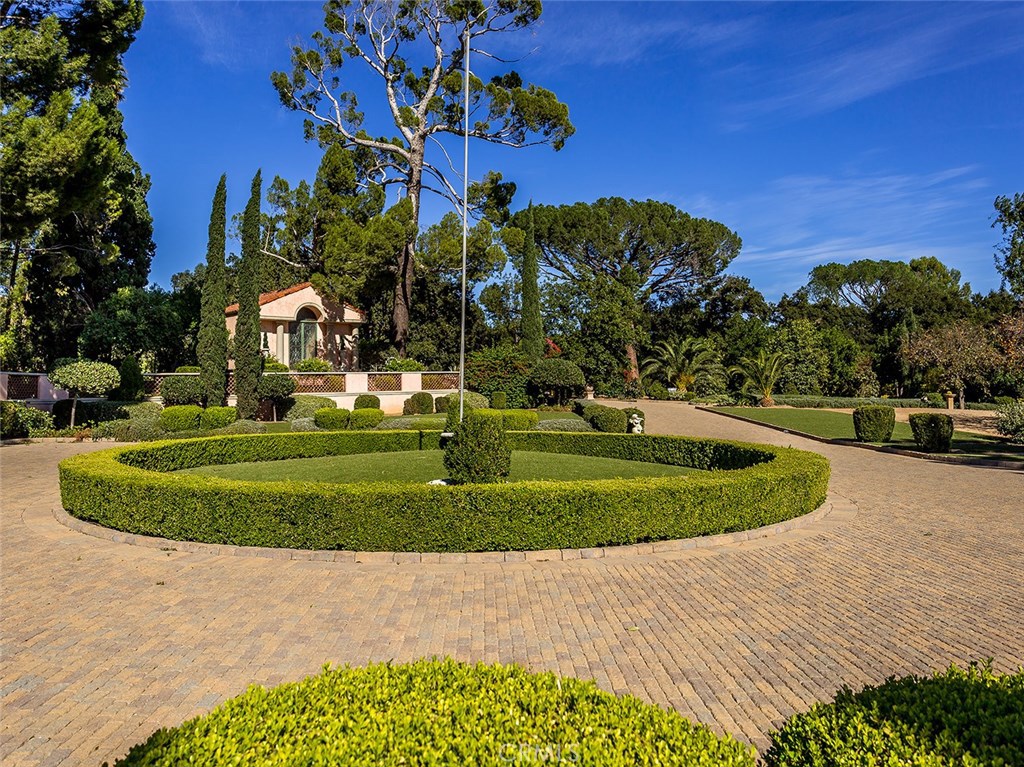 22637 La Quilla Drive