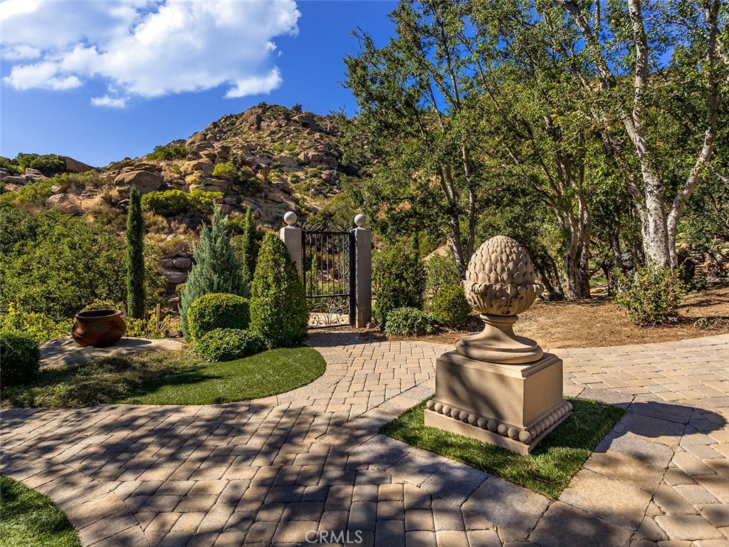 22637 La Quilla Drive