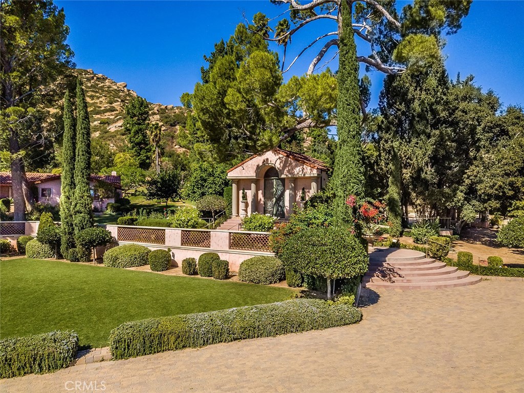 22637 La Quilla Drive