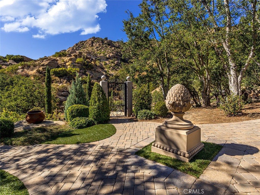 22637 La Quilla Drive