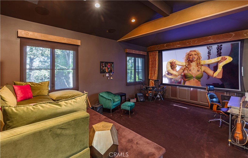 12094 Summit Circle