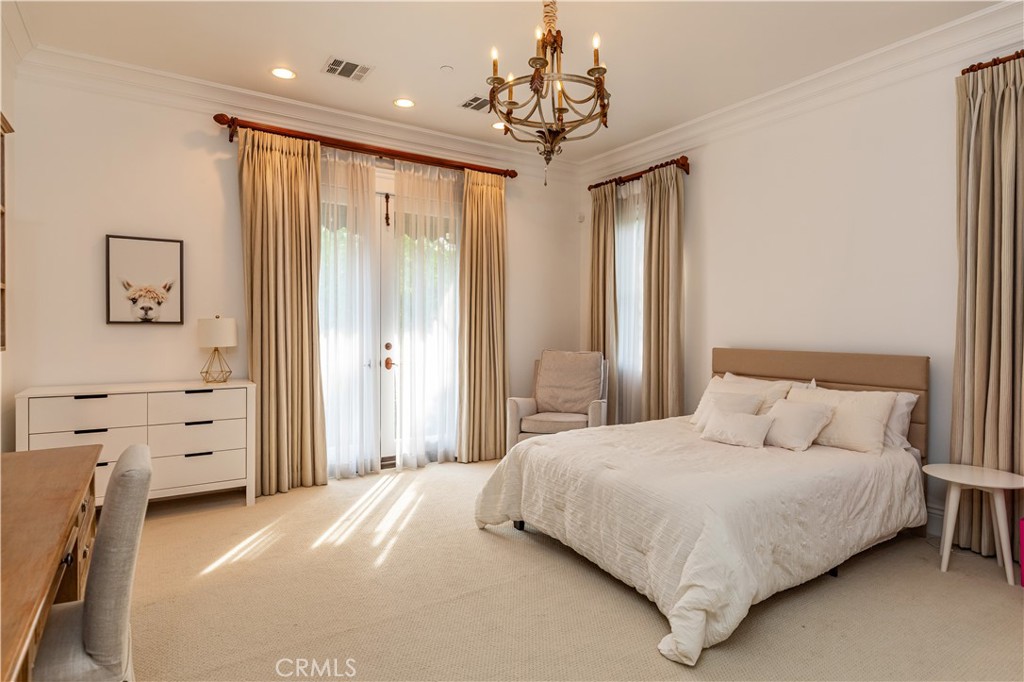 12094 Summit Circle