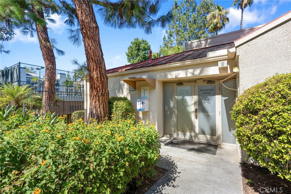 21500 Burbank Blvd Unit 213