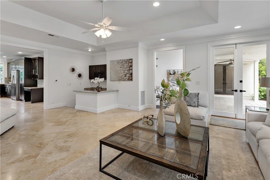 25605 Queenscliff Court