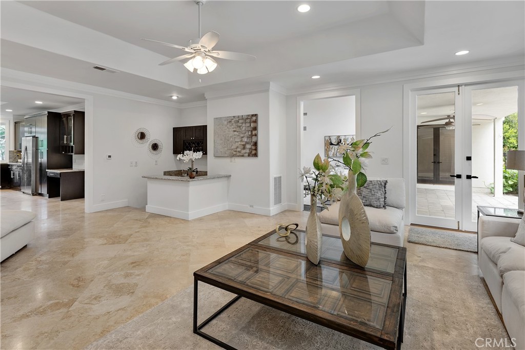 25605 Queenscliff Court