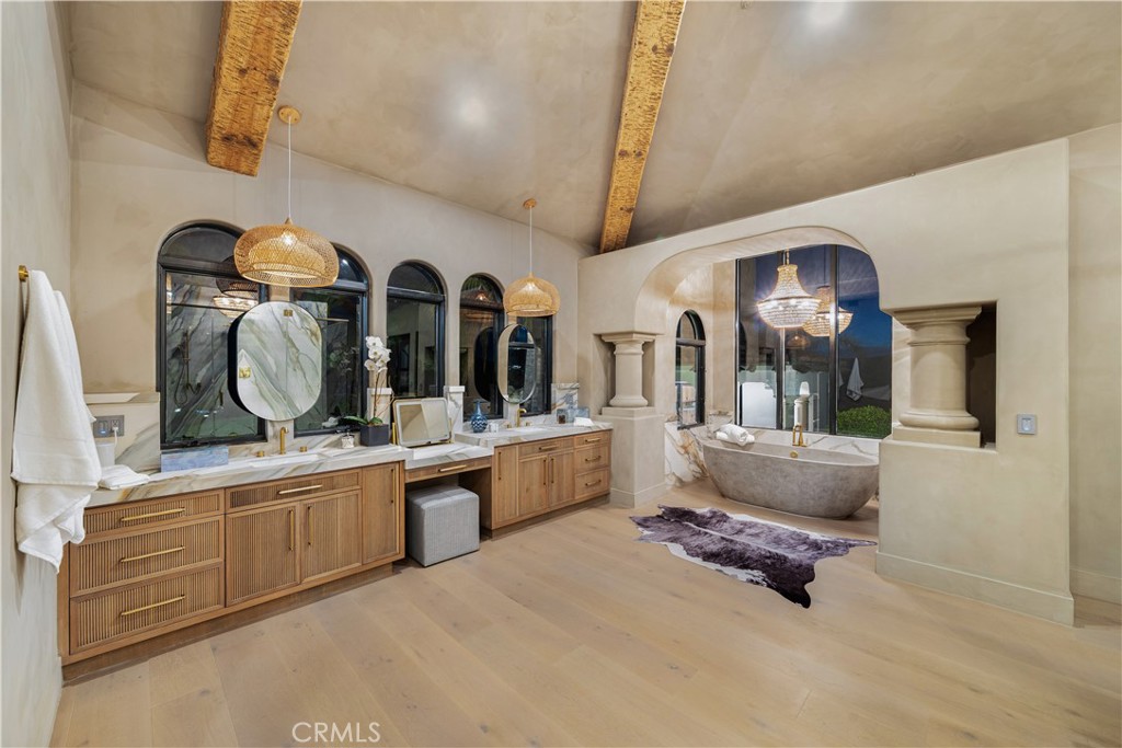 1090 Vista Ridge Lane