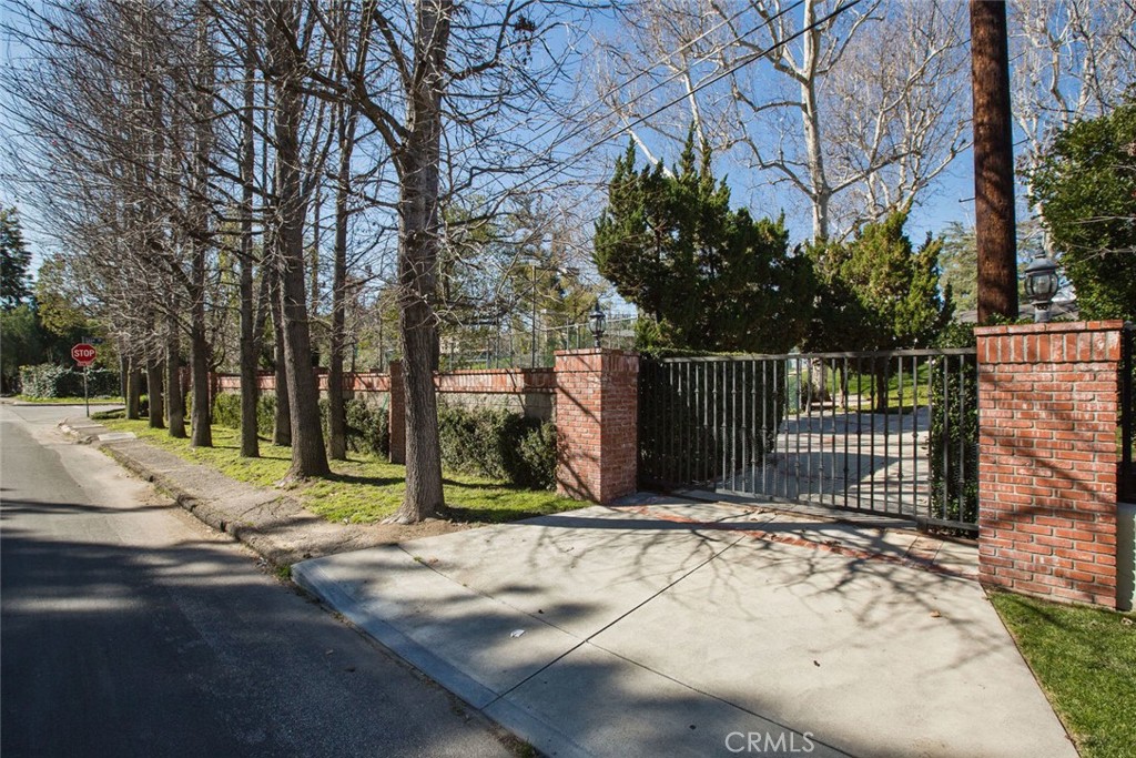 5050 Casa Drive