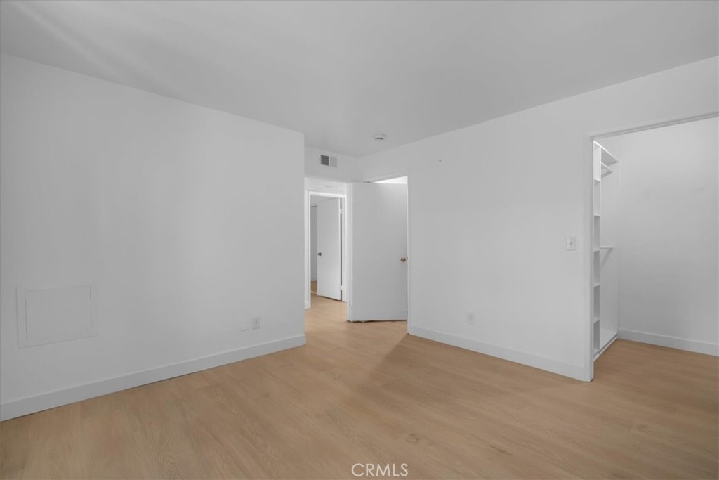 14937 Dickens Street 209