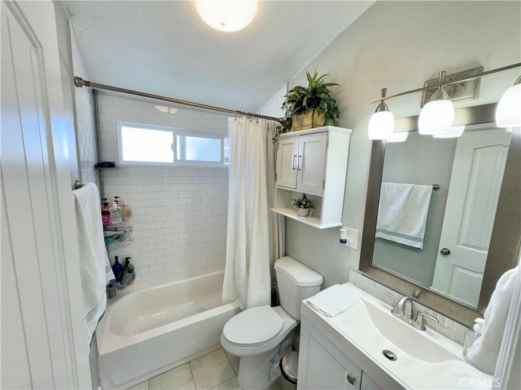 18767 Bainbury Street