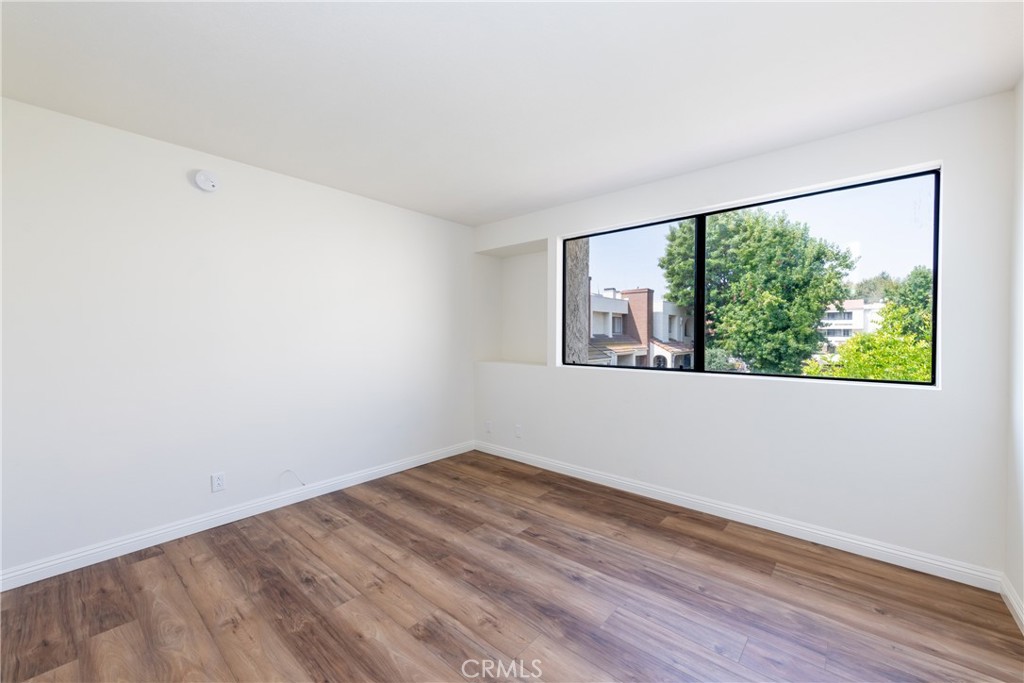 21620 Burbank Boulevard 7