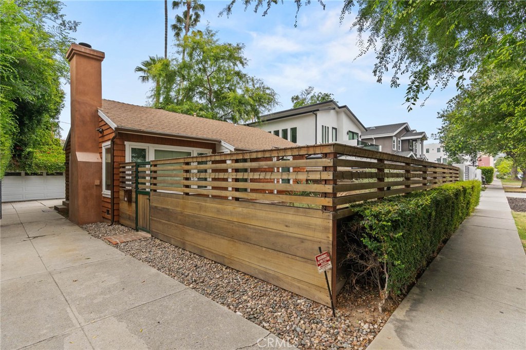 4514 Cedros Avenue