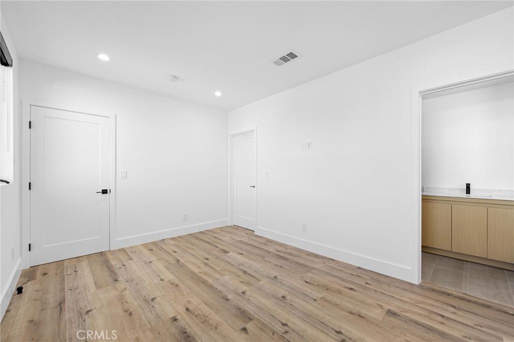 14525 Weddington Street