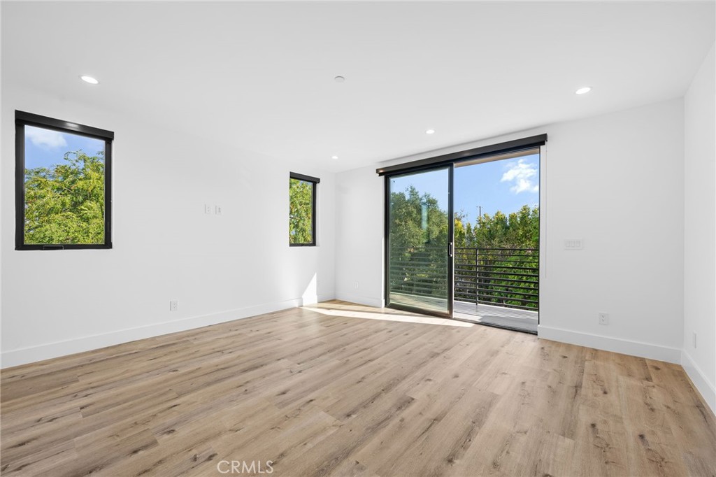 14525 Weddington Street