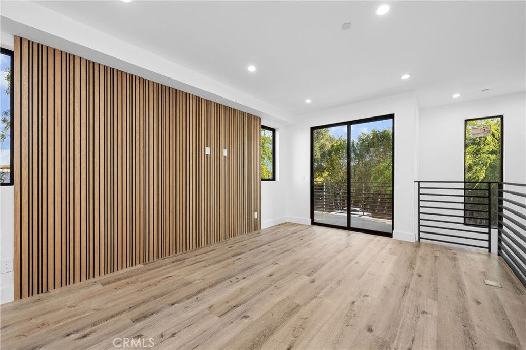 14525 Weddington Street