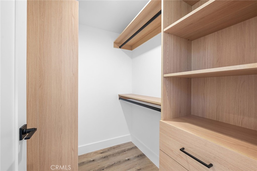 14525 Weddington Street