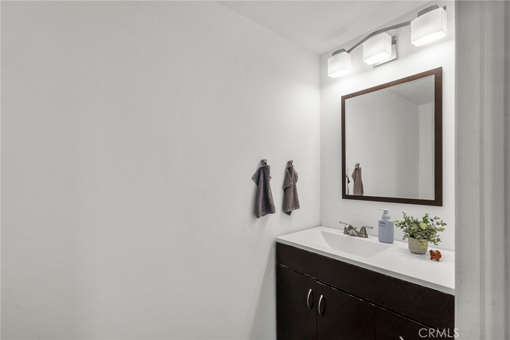 15320 Roxford Street 61