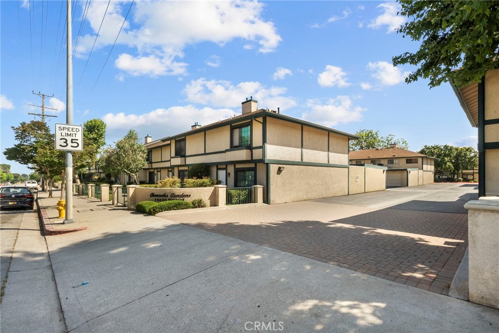15320 Roxford Street 61