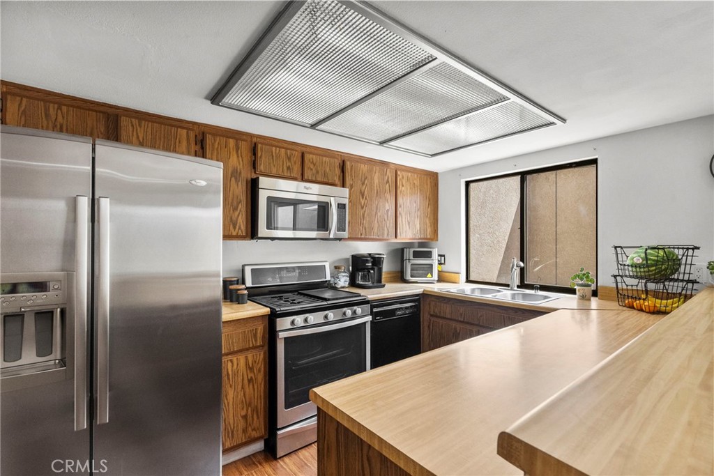 15320 Roxford Street 61