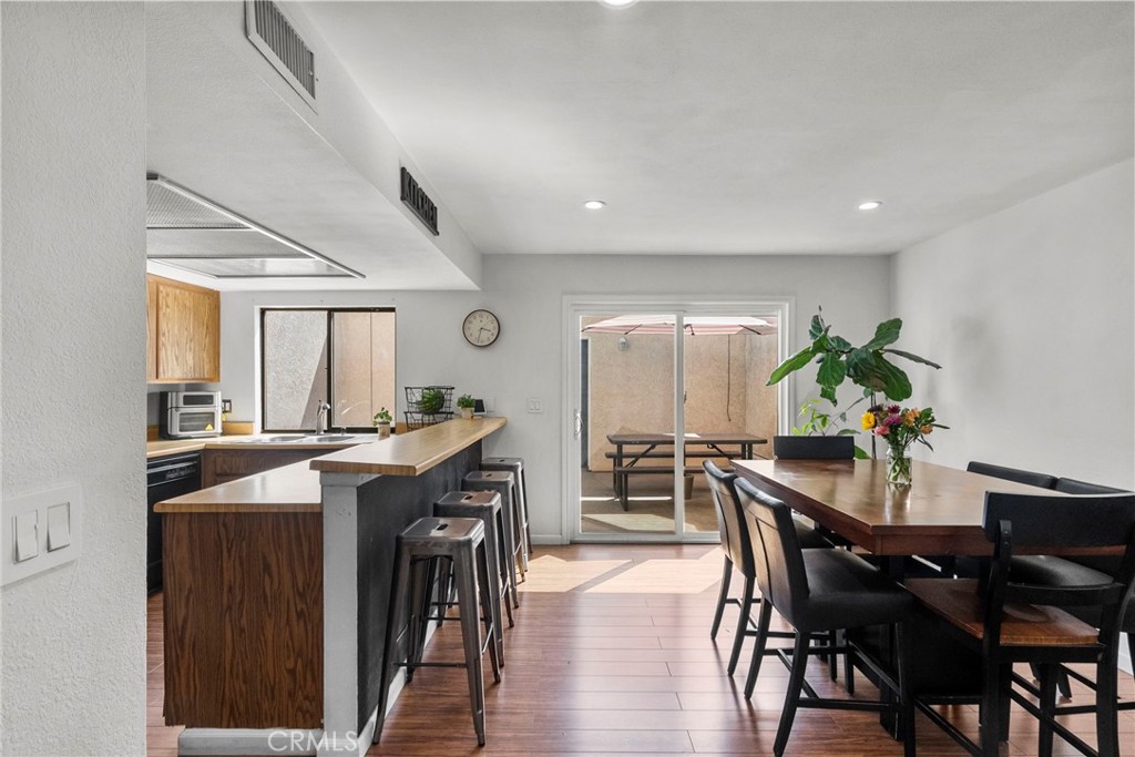 15320 Roxford Street 61