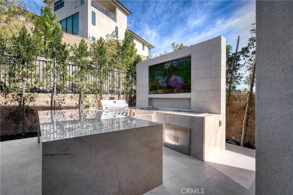 20211 W Liverpool Way
